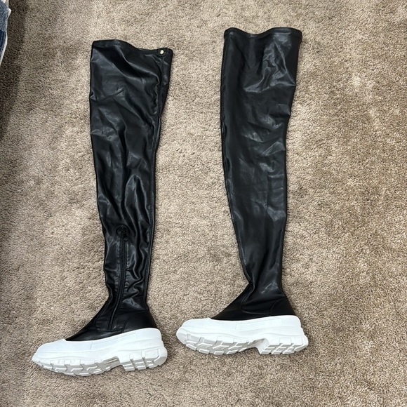 Azalea Wang Oh My Love Faux Leather OTK Sneaker Boot Size 7 - Picture 4 of 7